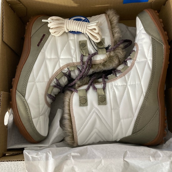 Columbia Shoes - Columbia White and Gray Quilted Winter Boots
